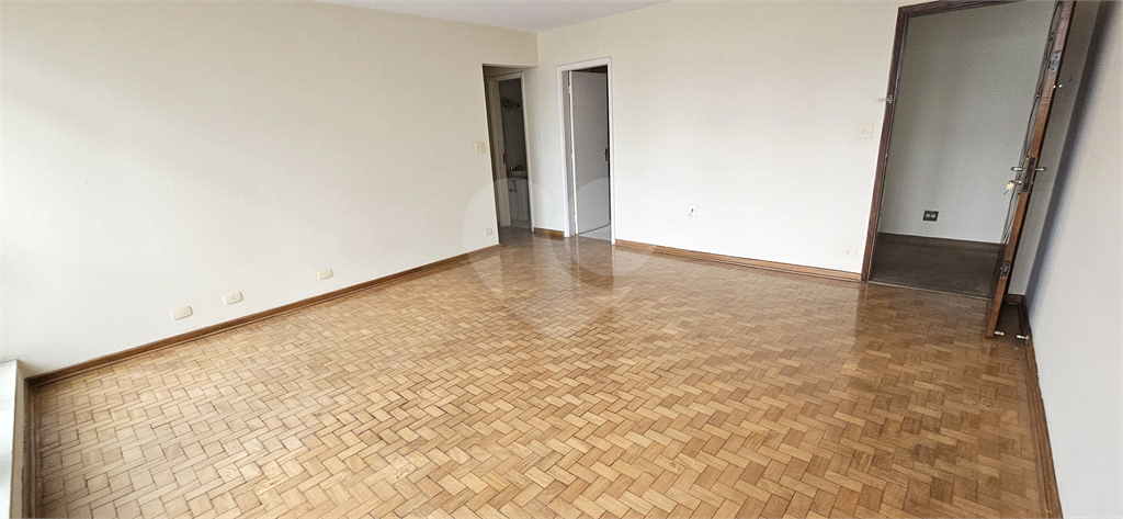 Apartamento à venda com 3 quartos, 121m² - Foto 3