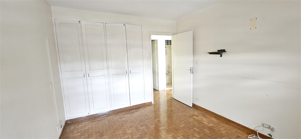 Apartamento à venda com 3 quartos, 121m² - Foto 12