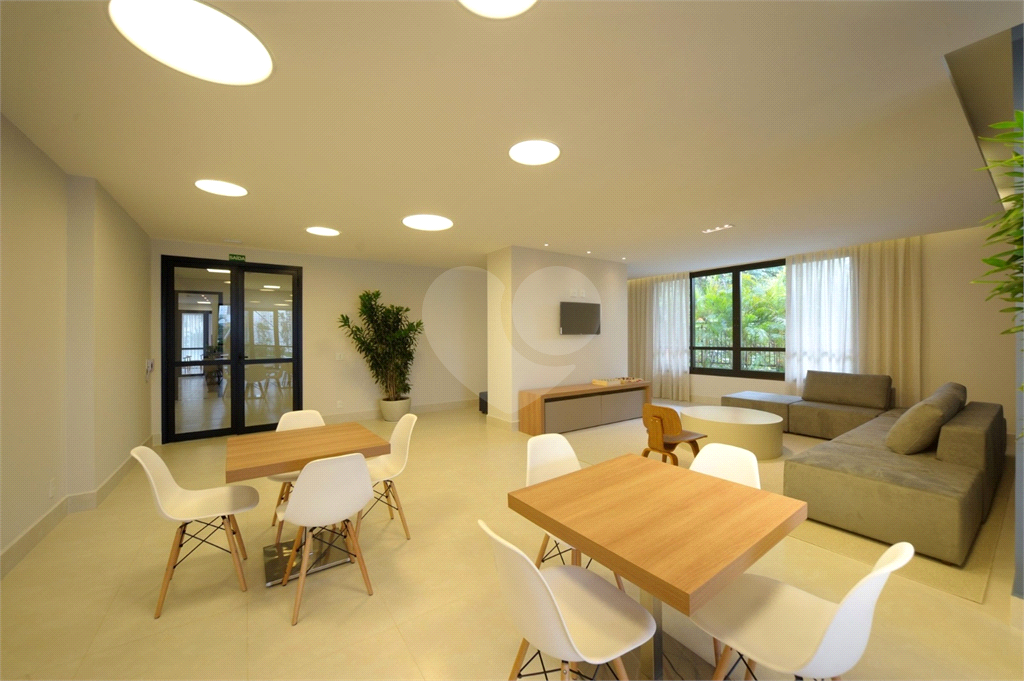 APARTAMENTO em VILA LEOPOLDINA