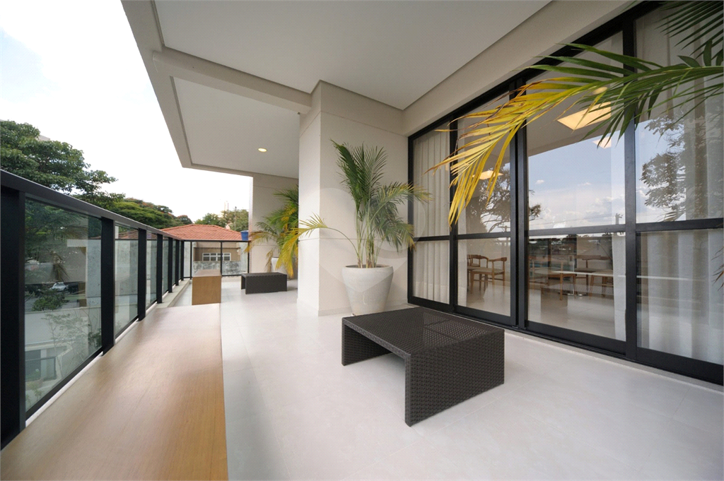 APARTAMENTO em VILA LEOPOLDINA