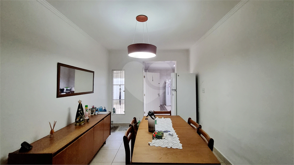 Sobrado de 223m² com 3 quartos, sendo 1 suíte, 2 salas e 2 vagas na Vila Maria