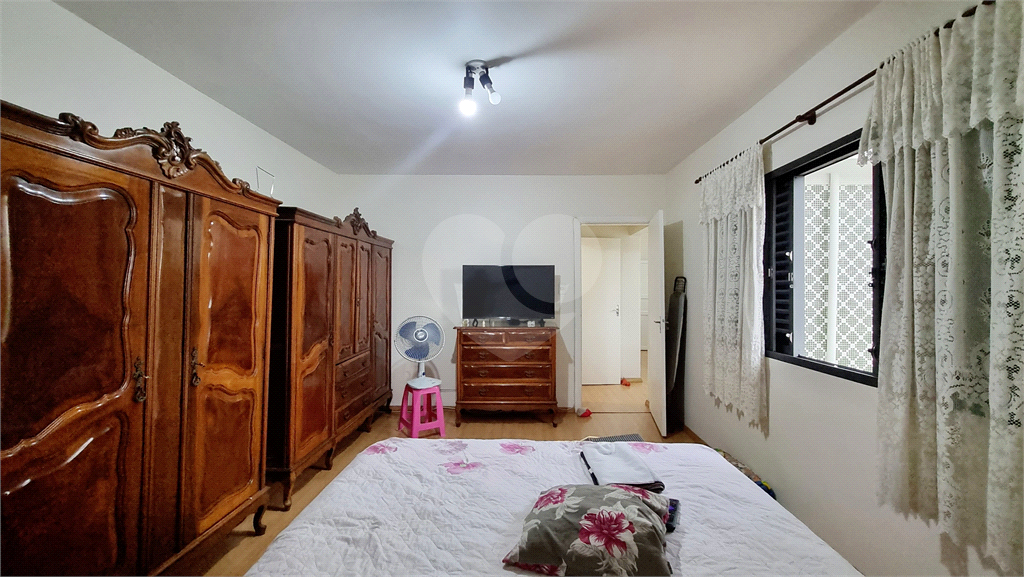 Sobrado de 223m² com 3 quartos, sendo 1 suíte, 2 salas e 2 vagas na Vila Maria
