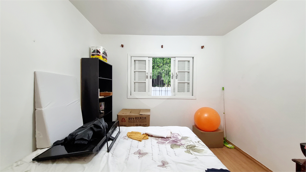 Sobrado de 223m² com 3 quartos, sendo 1 suíte, 2 salas e 2 vagas na Vila Maria