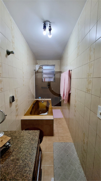Sobrado de 223m² com 3 quartos, sendo 1 suíte, 2 salas e 2 vagas na Vila Maria