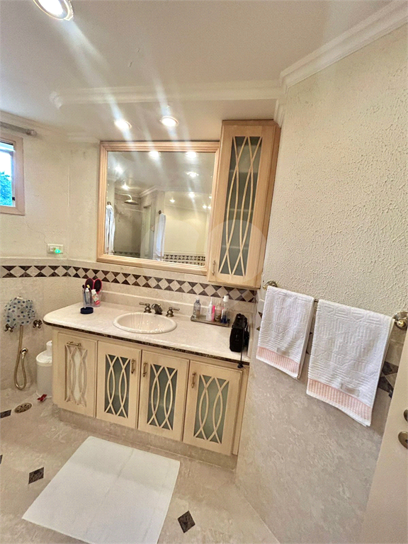 Apartamento na Água Fria, 193 metros, 3 suítes e 3 vagas 