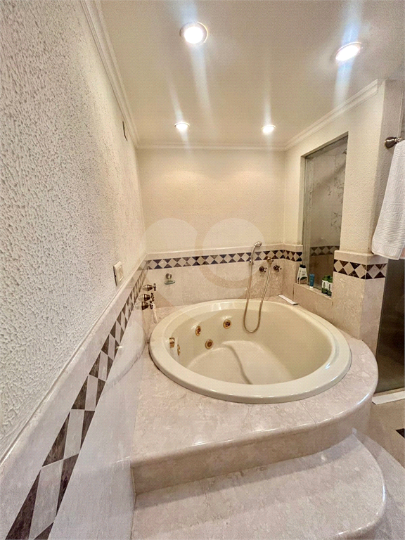 Apartamento na Água Fria, 193 metros, 3 suítes e 3 vagas 