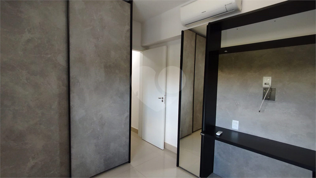 Apartamento para alugar com 3 quartos, 96m² - Foto 17