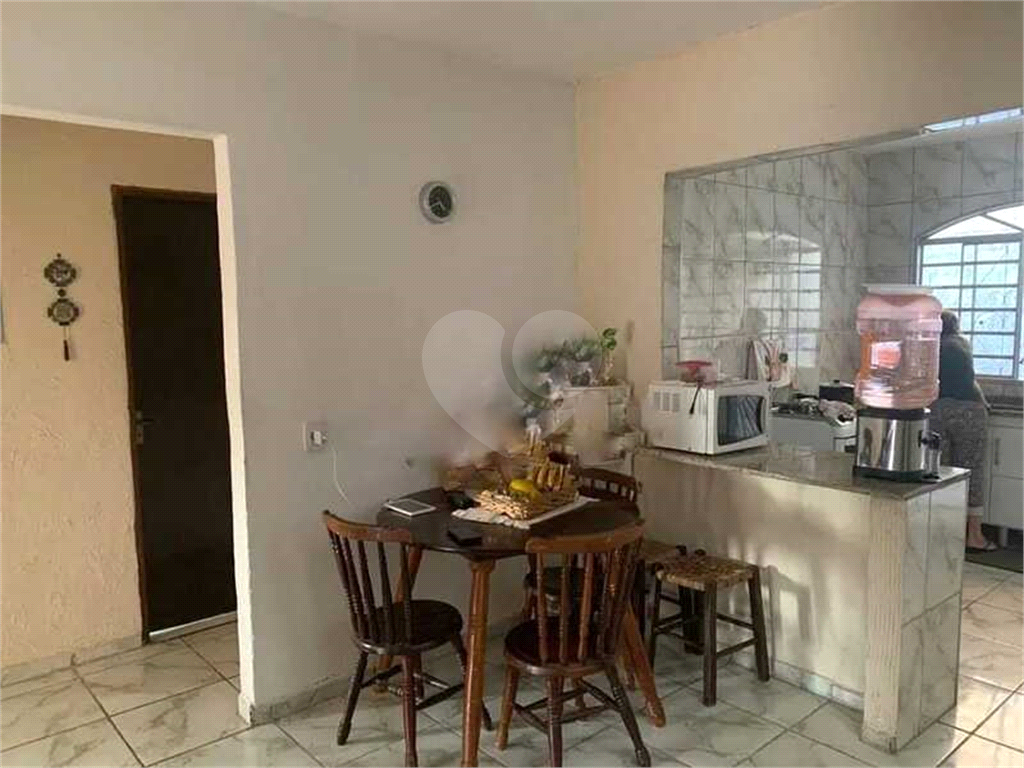 Casa à venda com 2 quartos, 145m² - Foto 4