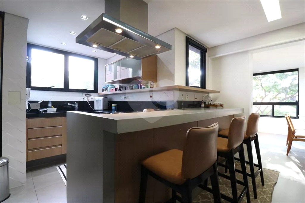 Apartamento  Vila Romana/Pompeia: 3 suites e 4 vagas de garagem ! 