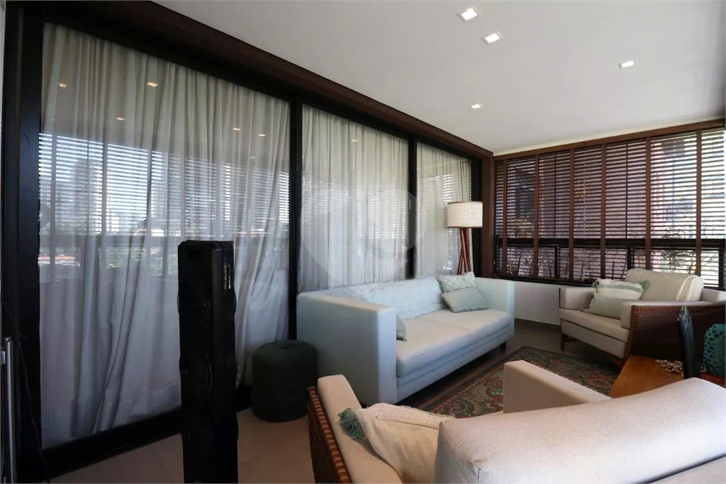Apartamento  Vila Romana/Pompeia: 3 suites e 4 vagas de garagem ! 