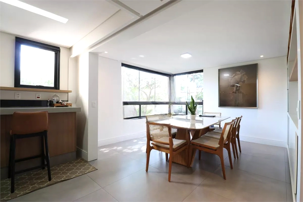 Apartamento  Vila Romana/Pompeia: 3 suites e 4 vagas de garagem ! 