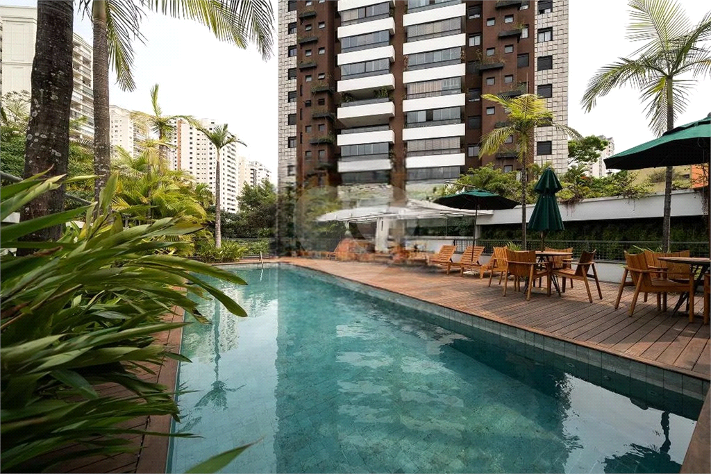 Apartamento  Vila Romana/Pompeia: 3 suites e 4 vagas de garagem ! 