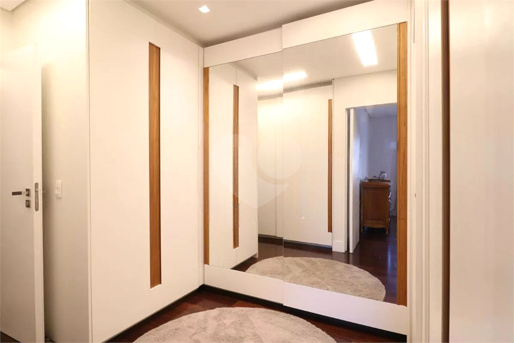 Apartamento  Vila Romana/Pompeia: 3 suites e 4 vagas de garagem ! 