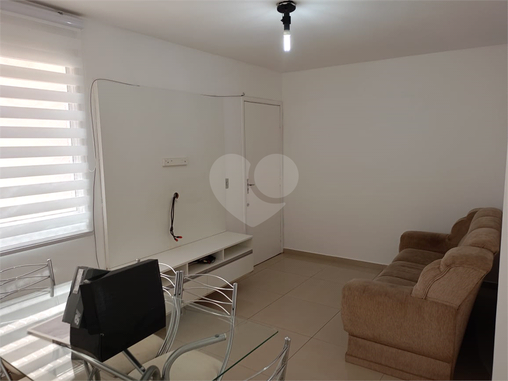 Apartamento para alugar com 2 quartos, 55m² - Foto 11