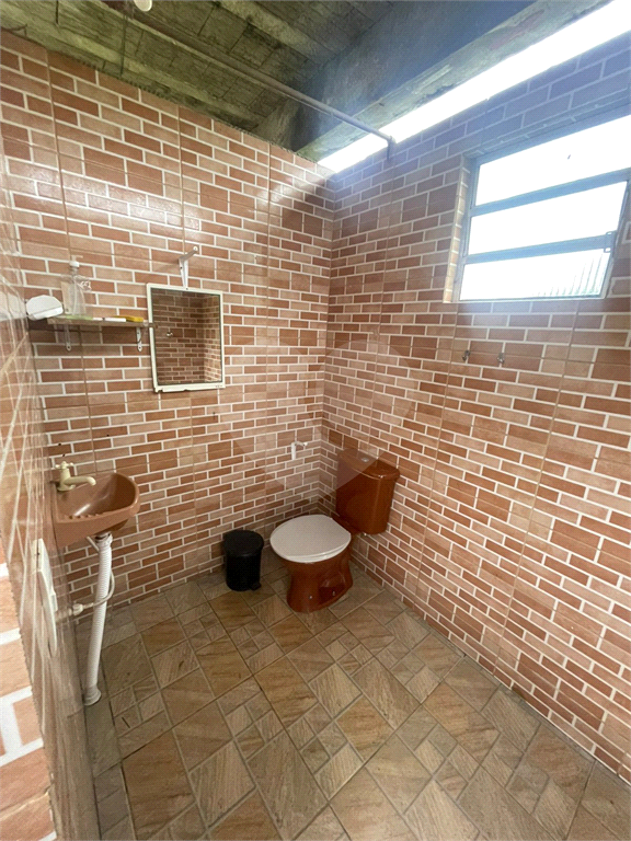 Chácara 3 Dormitórios, 3 Banheiros, Estacionamento,Piscina. Mairiporã.