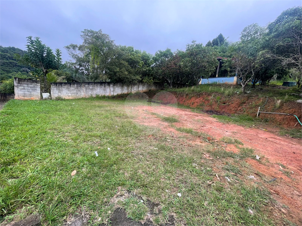 Chácara 3 Dormitórios, 3 Banheiros, Estacionamento,Piscina. Mairiporã.