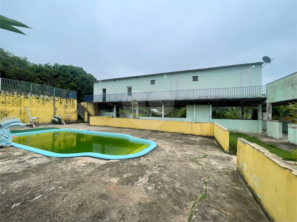 Chácara 3 Dormitórios, 3 Banheiros, Estacionamento,Piscina. Mairiporã.