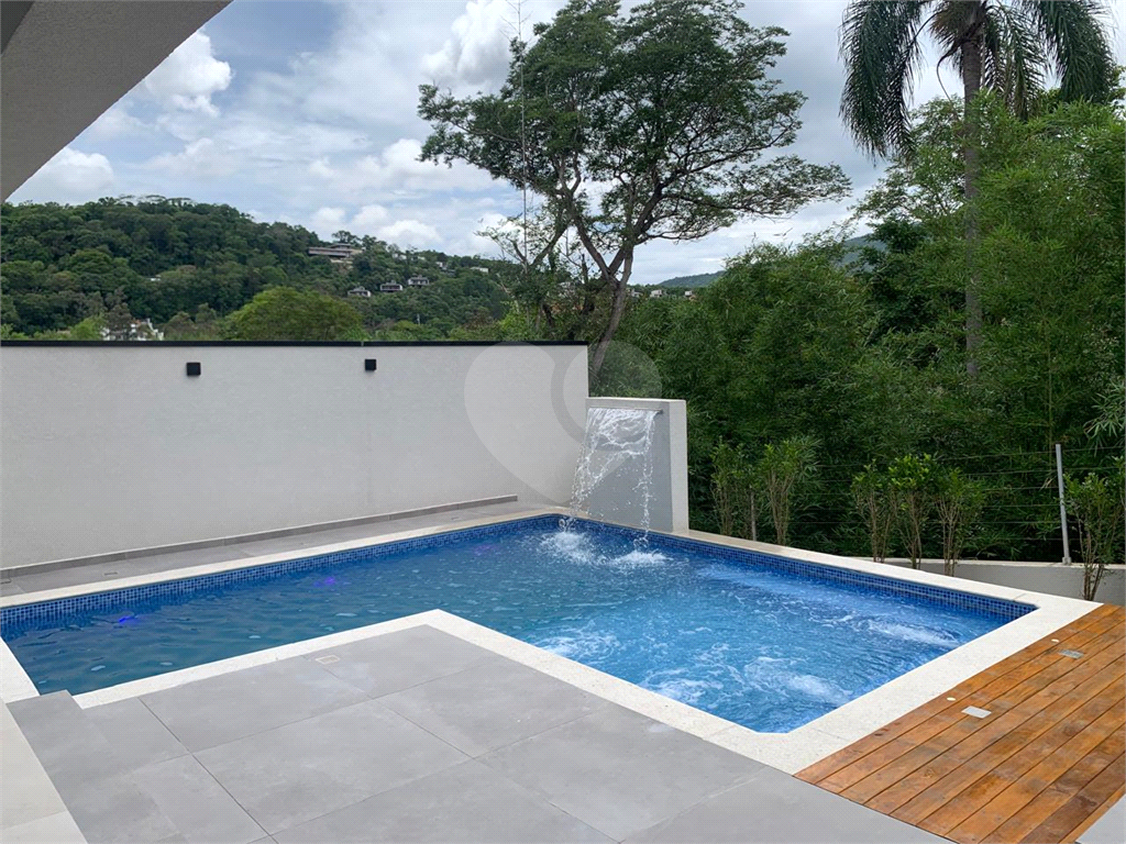 Casa de Condomínio à venda com 4 quartos, 304m² - Foto 3