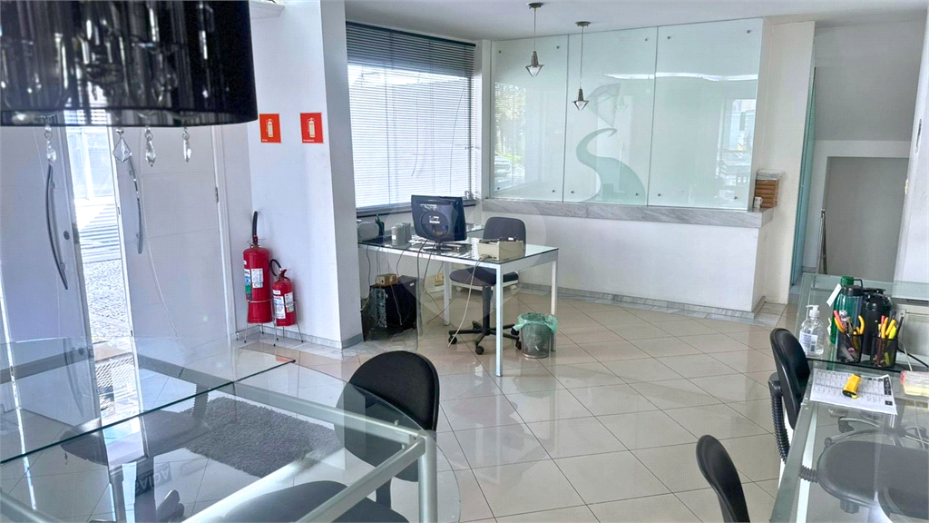 SOBRADO DE ESQUINA RESIDENCIAL OU COMERCIAL 115M2 AGUA FRIA ZN/SP 4 QUARTOS 1 SUITE 3 VAGAS