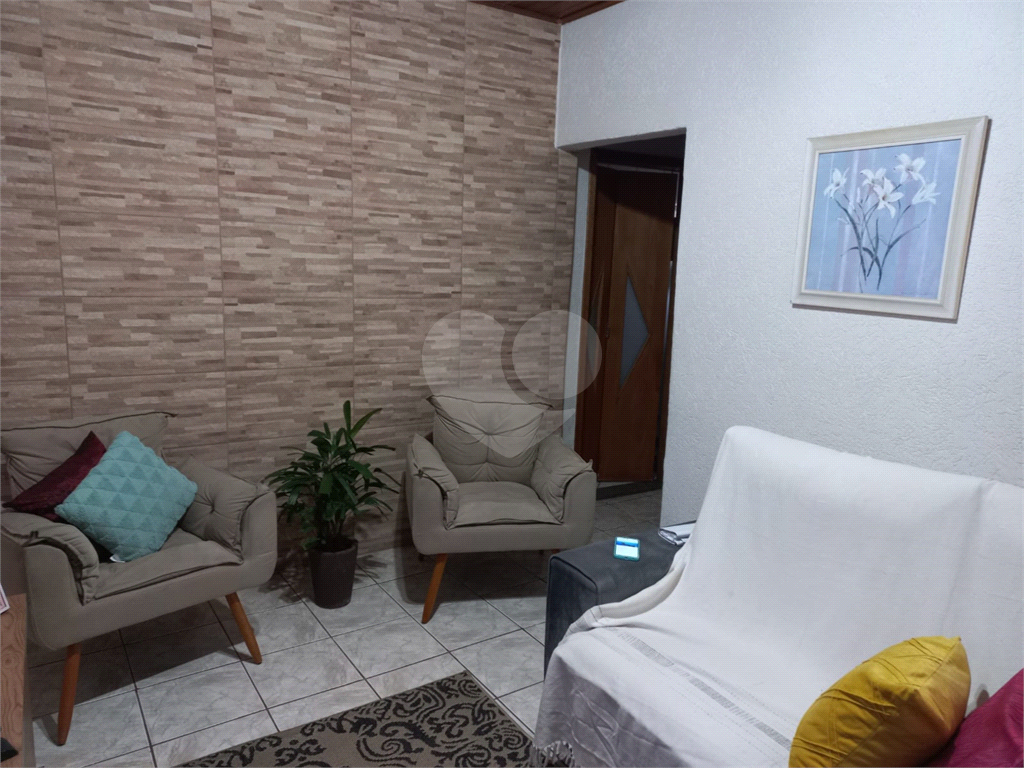 Casa à venda com 2 quartos, 80m² - Foto 3