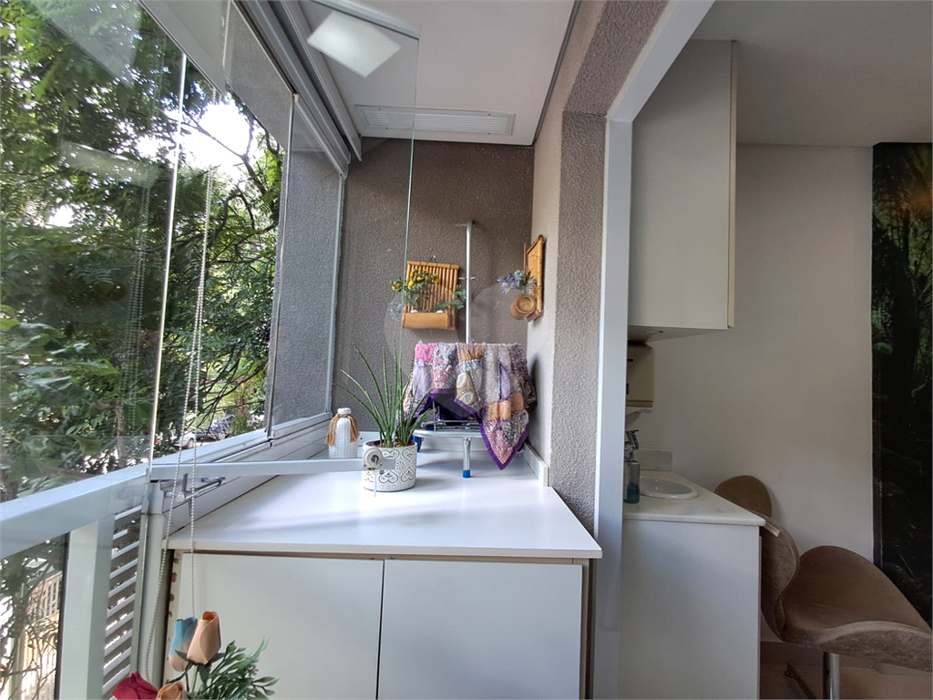Clínica completa e toda equipada com 3 consultórios, recepção, 1 banheiro e garagem Pinheiros