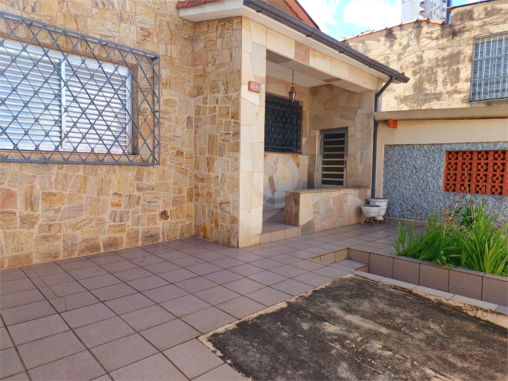 Casa charmosa-4 dormitórios. 1 suíte, 3 banheiros e 1 vaga de garagem - Vila Paulicéia