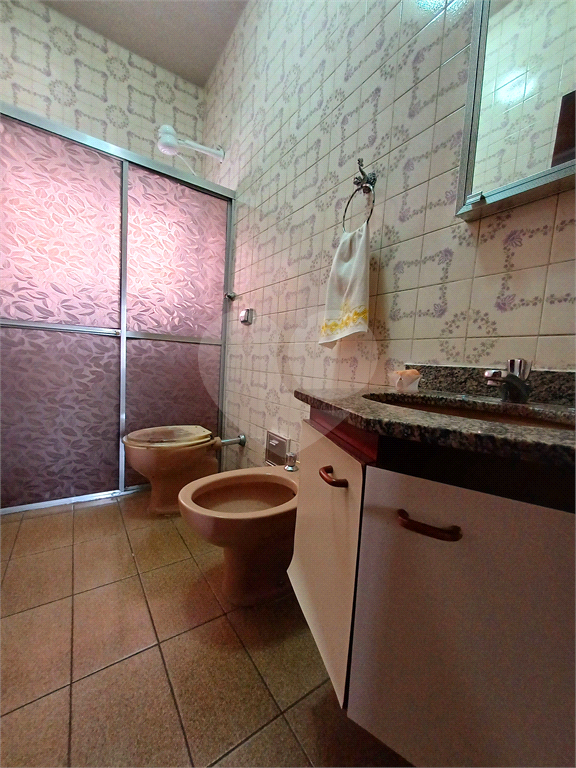 Casa charmosa-4 dormitórios. 1 suíte, 3 banheiros e 1 vaga de garagem - Vila Paulicéia