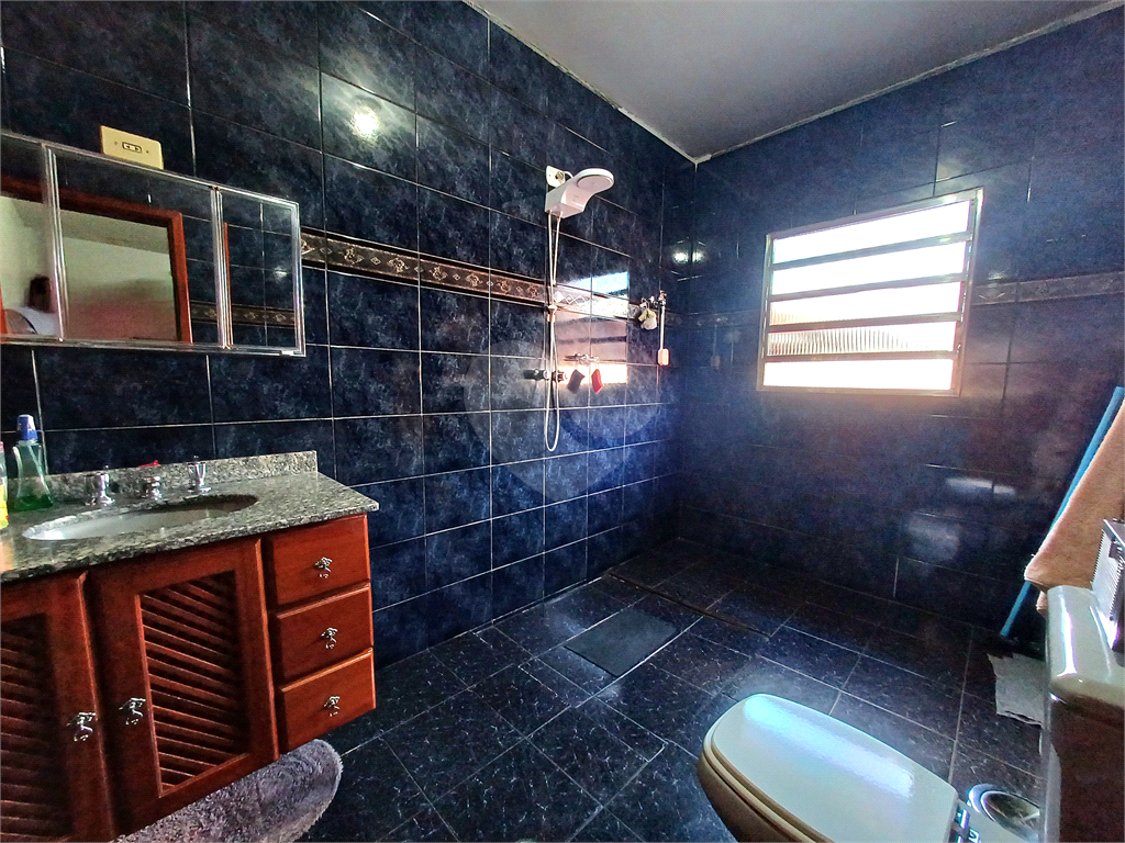 Casa charmosa-4 dormitórios. 1 suíte, 3 banheiros e 1 vaga de garagem - Vila Paulicéia