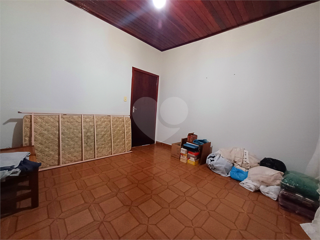 Casa charmosa-4 dormitórios. 1 suíte, 3 banheiros e 1 vaga de garagem - Vila Paulicéia