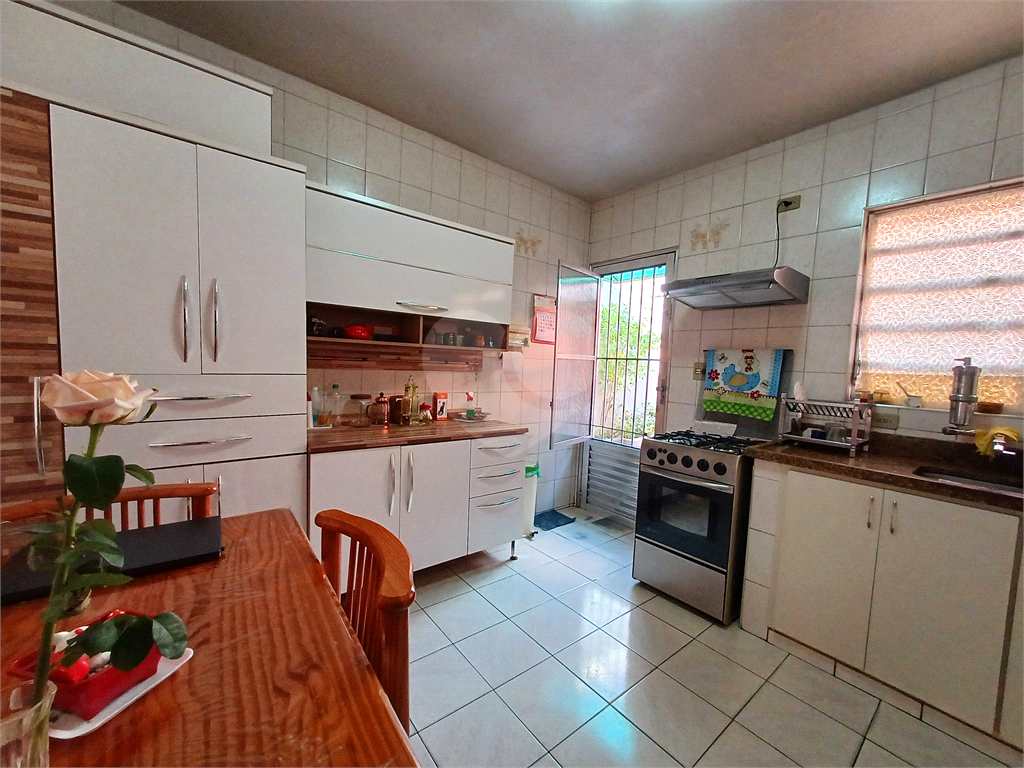 Casa charmosa-4 dormitórios. 1 suíte, 3 banheiros e 1 vaga de garagem - Vila Paulicéia