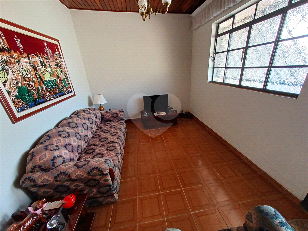 Casa charmosa-4 dormitórios. 1 suíte, 3 banheiros e 1 vaga de garagem - Vila Paulicéia