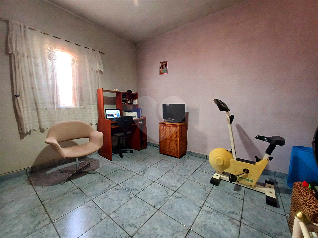 Casa charmosa-4 dormitórios. 1 suíte, 3 banheiros e 1 vaga de garagem - Vila Paulicéia