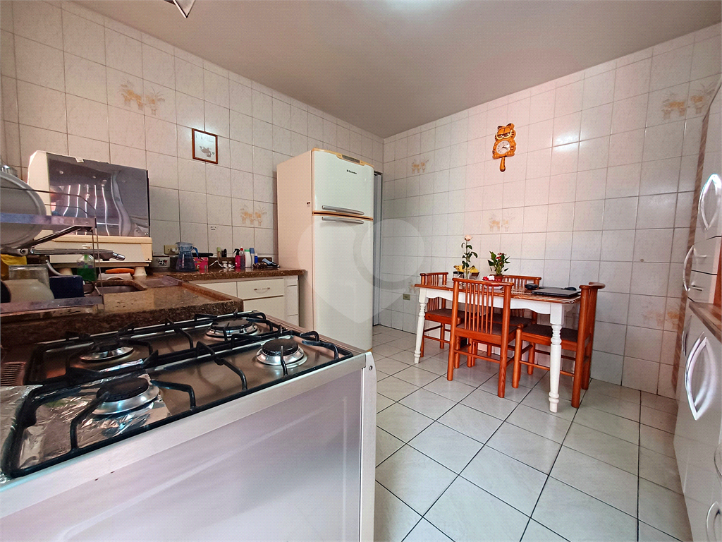 Casa charmosa-4 dormitórios. 1 suíte, 3 banheiros e 1 vaga de garagem - Vila Paulicéia