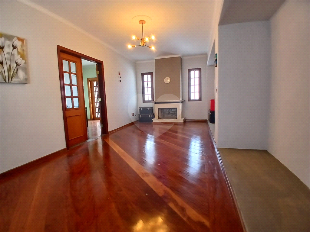 Casa à venda e aluguel com 5 quartos, 450m² - Foto 3