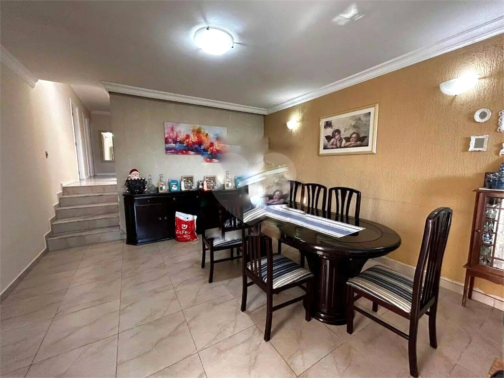 Casa à venda com 3 quartos, 194m² - Foto 4