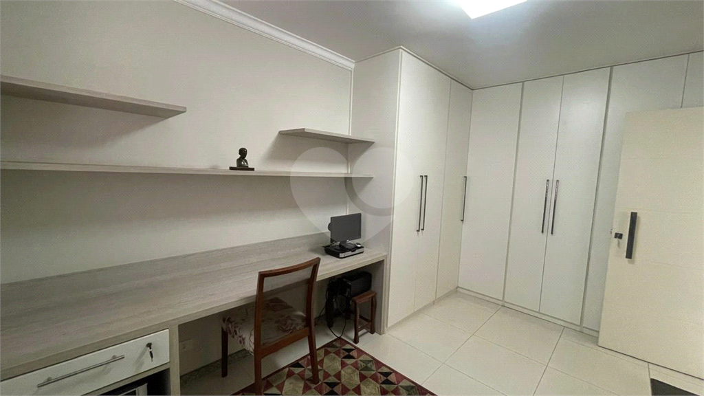 Casa à venda e aluguel com 3 quartos, 318m² - Foto 37