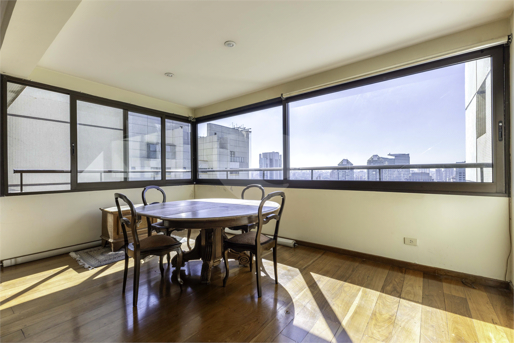 Apartamento duplex a venda no Real Parque