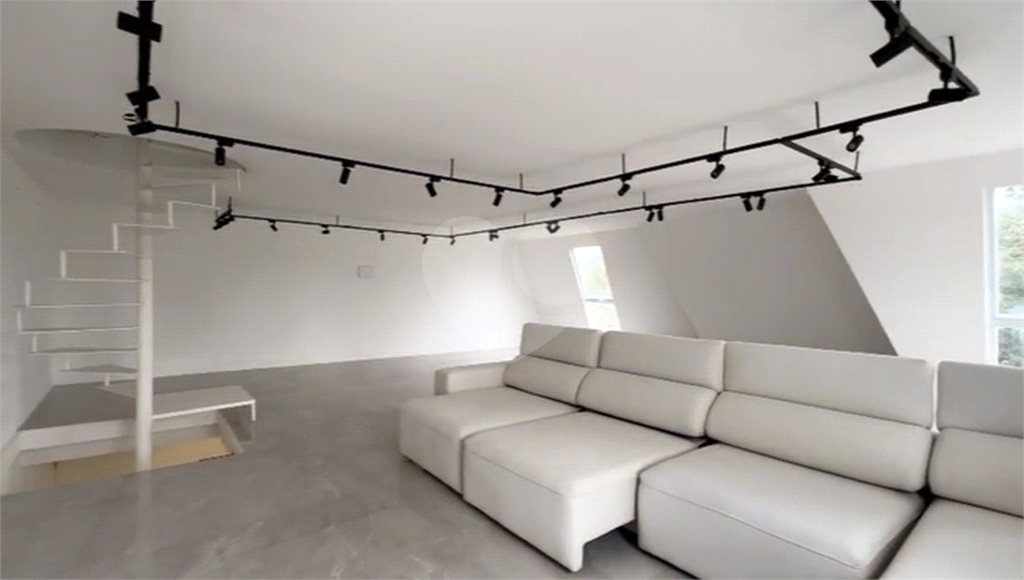 Cobertura à venda e aluguel com 2 quartos, 200m² - Foto 1