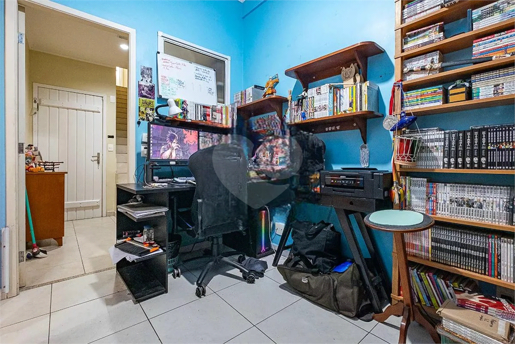 Casa Condominio Fechado, 3 dormitorios sendo 1 suite e 3 vagas de garagem. 