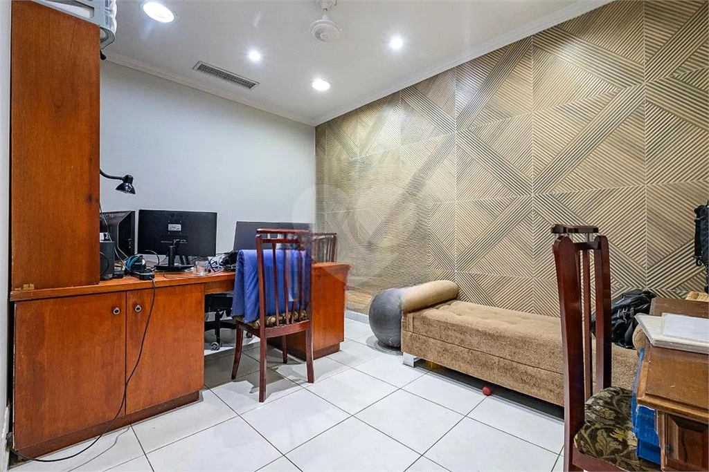 Casa Condominio Fechado, 3 dormitorios sendo 1 suite e 3 vagas de garagem. 