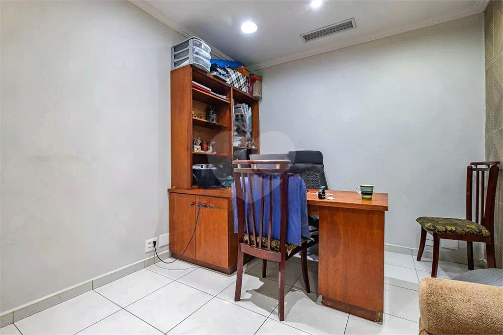 Casa Condominio Fechado, 3 dormitorios sendo 1 suite e 3 vagas de garagem. 