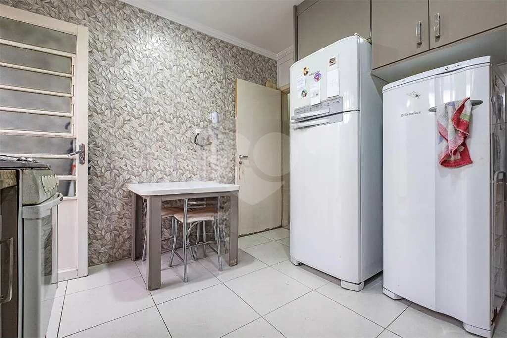 Casa Condominio Fechado, 3 dormitorios sendo 1 suite e 3 vagas de garagem. 