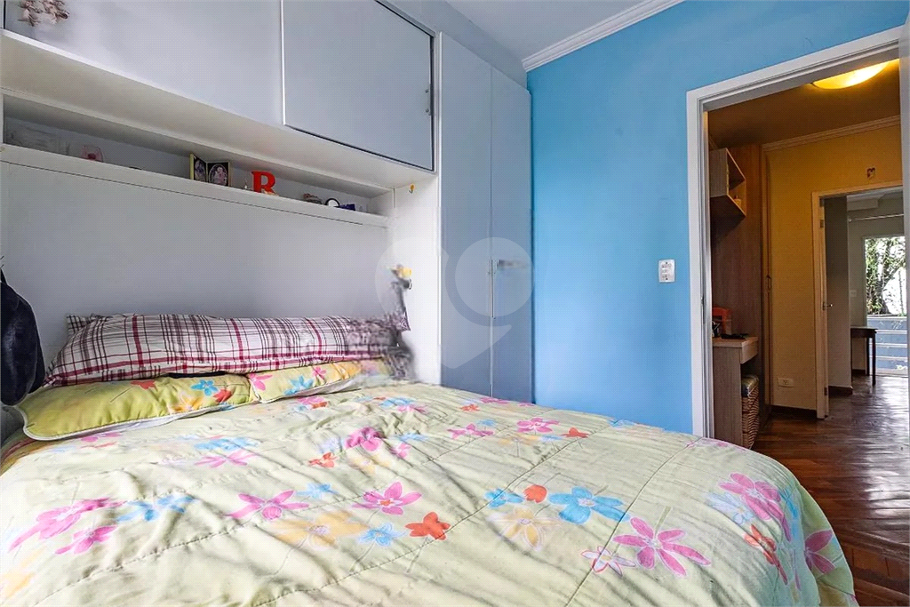 Casa Condominio Fechado, 3 dormitorios sendo 1 suite e 3 vagas de garagem. 