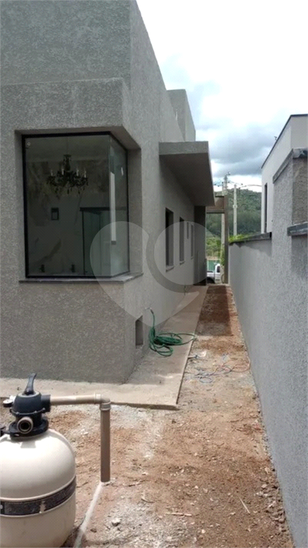 Casa de Condomínio à venda com 3 quartos, 300m² - Foto 2