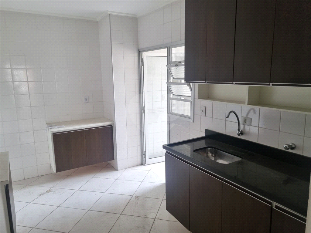 Apartamento à venda com 3 quartos, 93m² - Foto 13