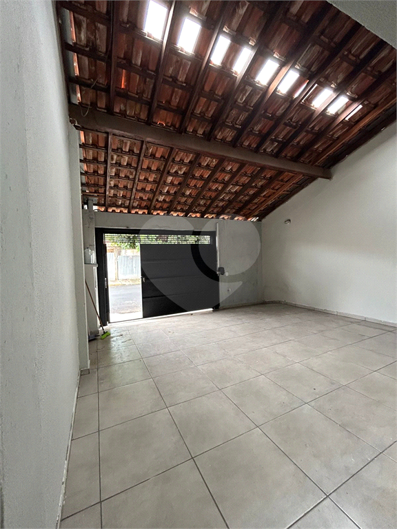 Casa à venda com 3 quartos, 130m² - Foto 2