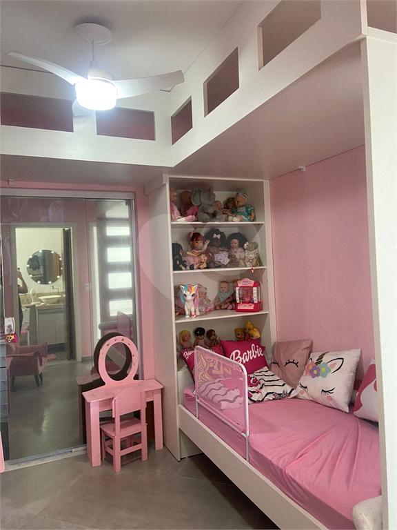 Casa à venda no condomínio Aruã