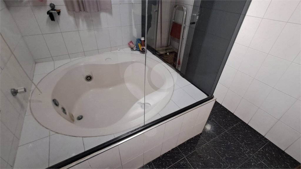 Amplo sobrado à venda | 3 pavimentos | 150 m2 | 3 dorms. (2 suítes) | no Bom Retiro!