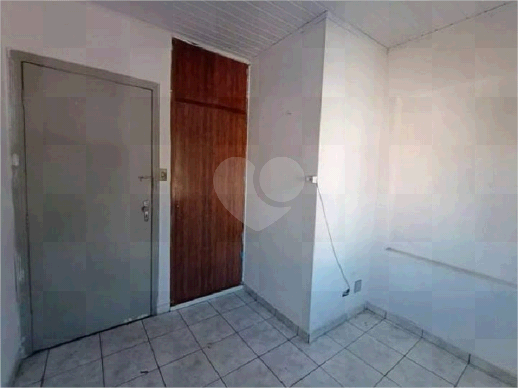 Sobrado  vago com 3 dormitórios e 2 vagas na região da Vila Penteado