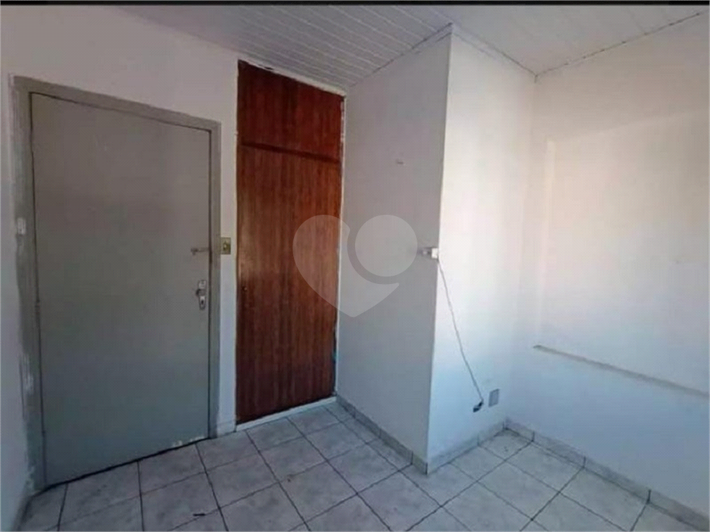 Sobrado  vago com 3 dormitórios e 2 vagas na região da Vila Penteado